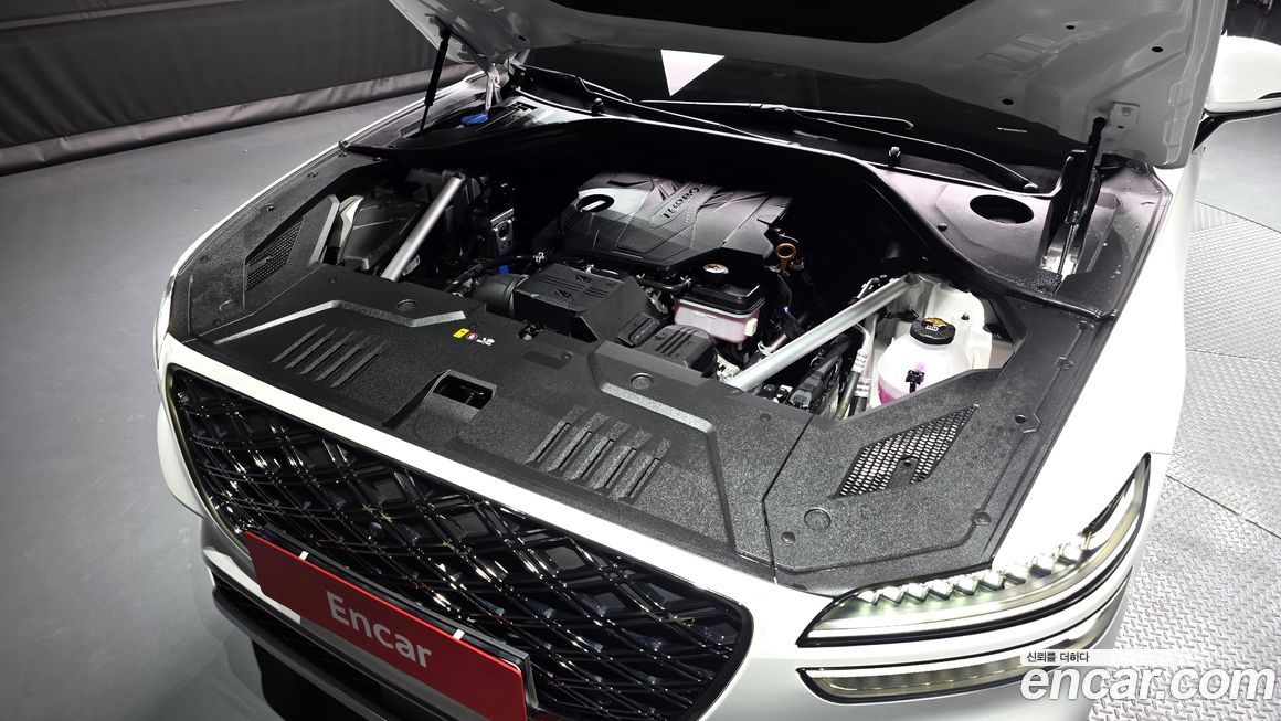 Genesis GV70 2025