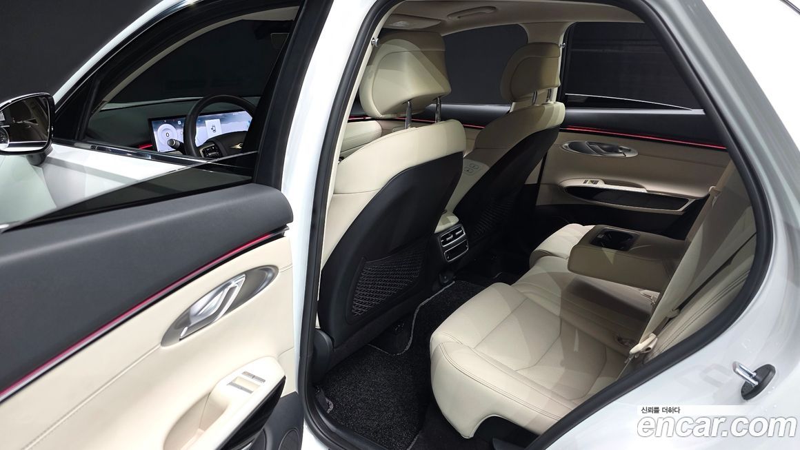 Genesis GV70 2025
