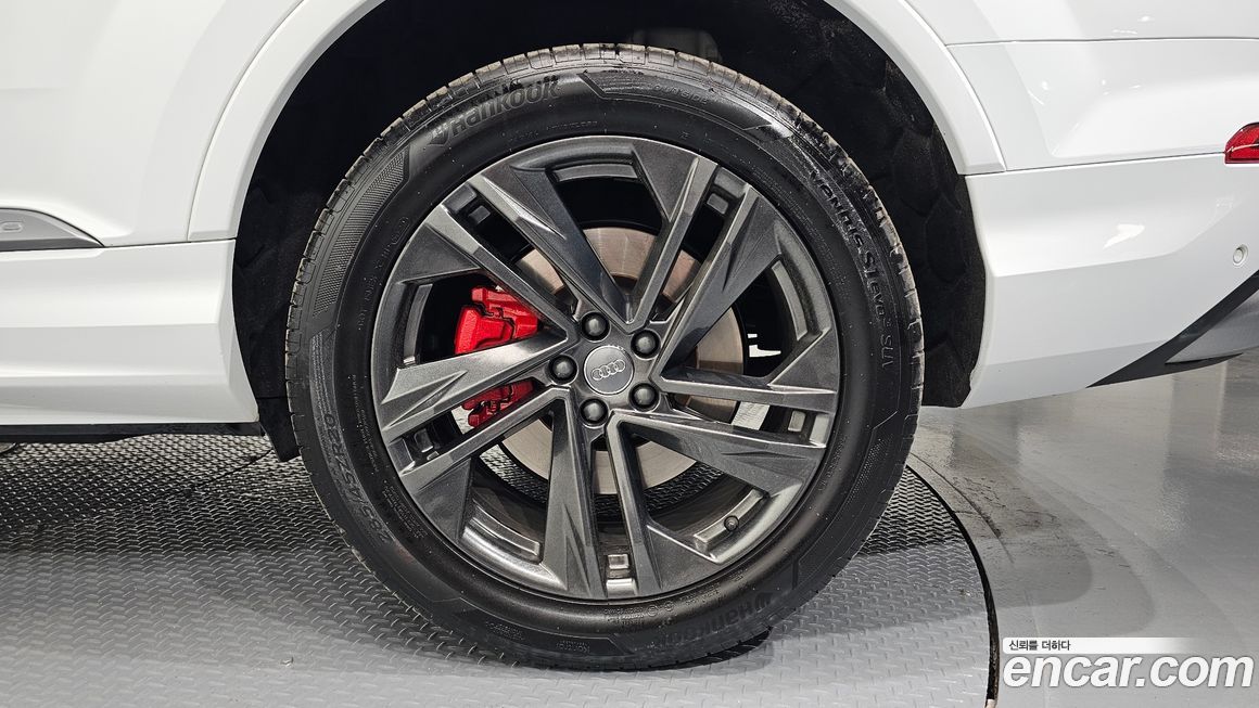 Audi Q7 2021