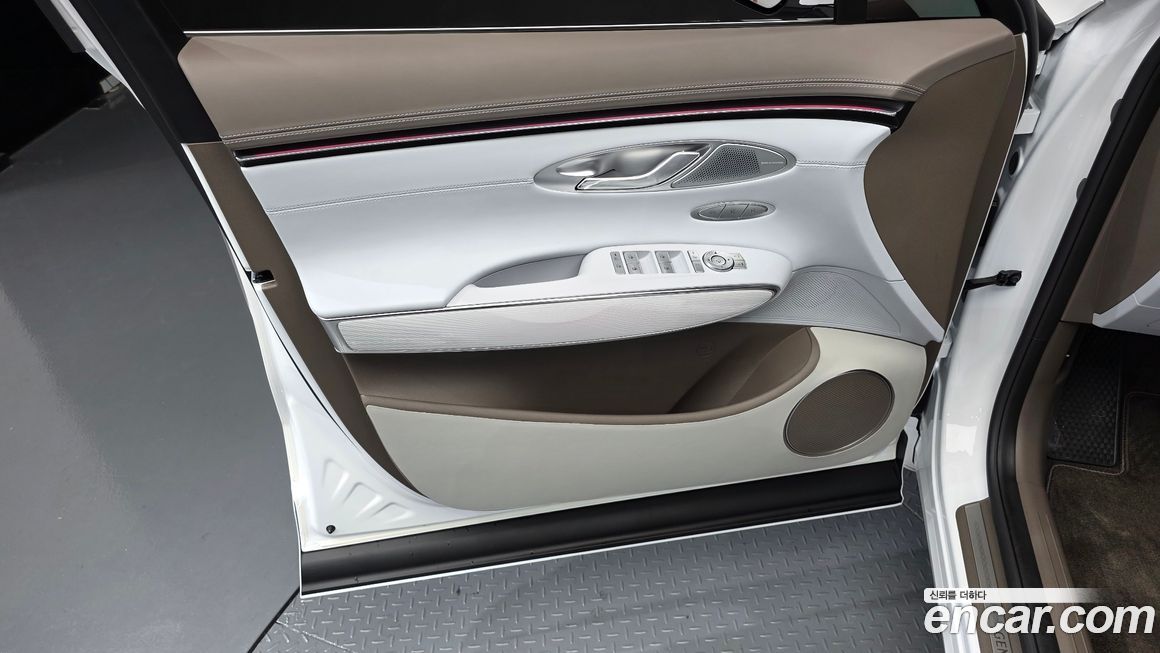 Genesis GV70 2025