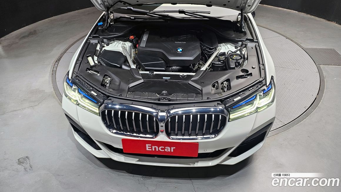 BMW 5-Series 2023