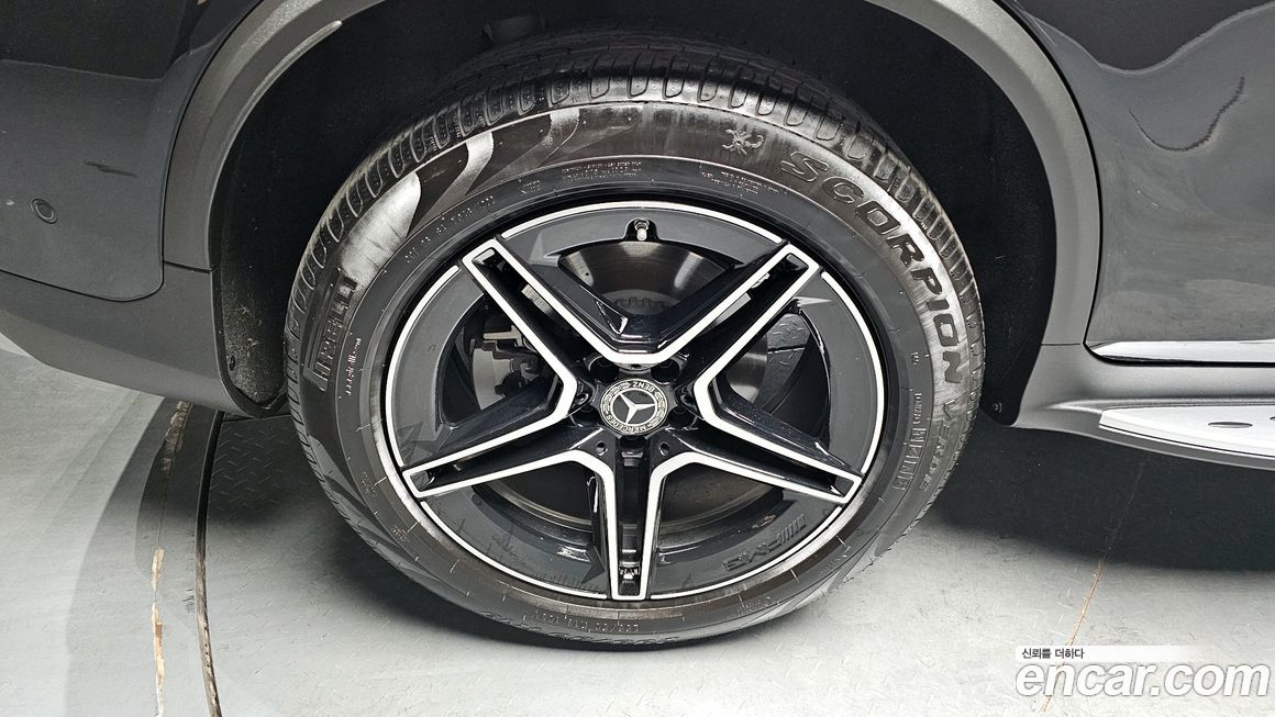Mercedes-Benz GLC-Class 2023