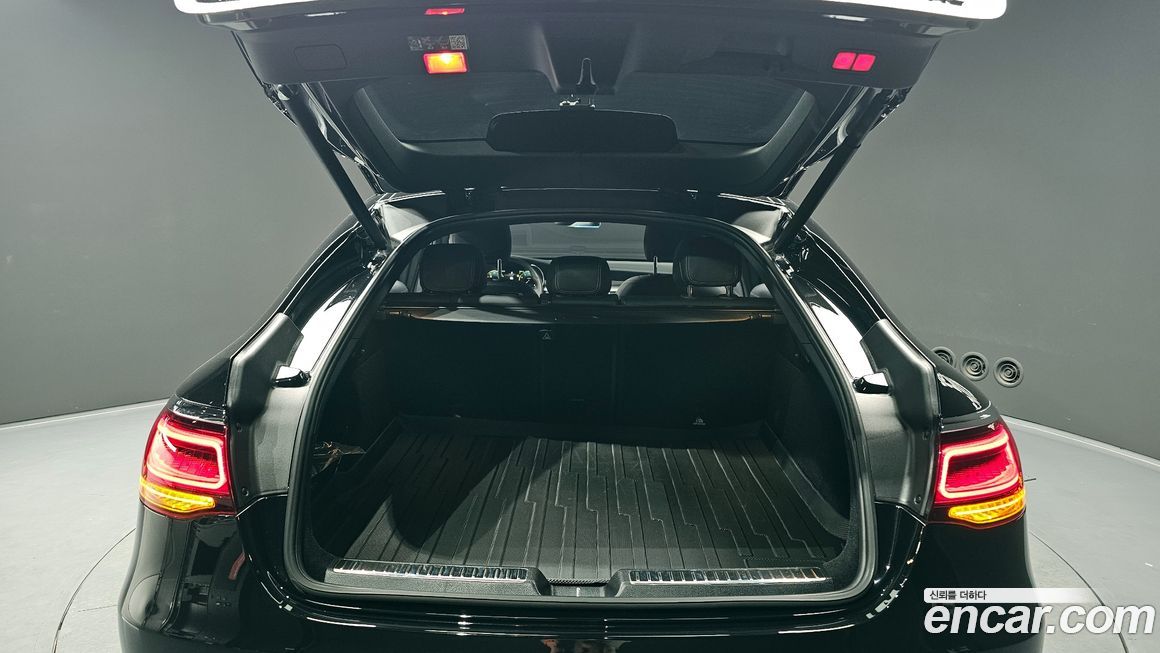Mercedes-Benz GLC-Class 2023