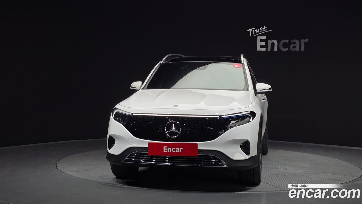 Mercedes-Benz EQB 2026