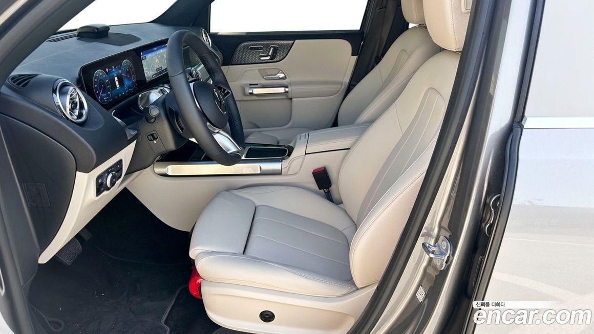 Mercedes-Benz EQB 2026