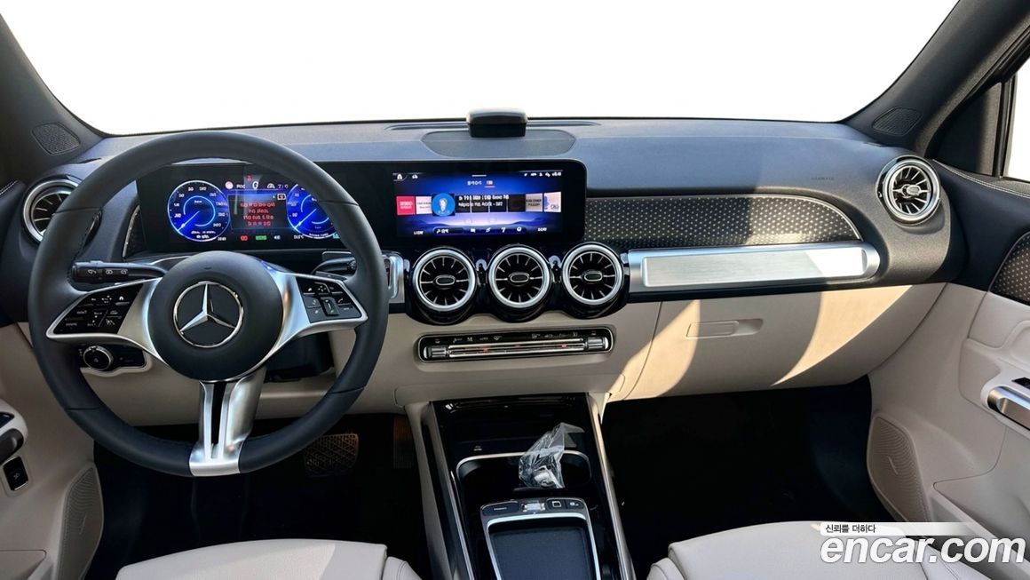 Mercedes-Benz EQB 2026