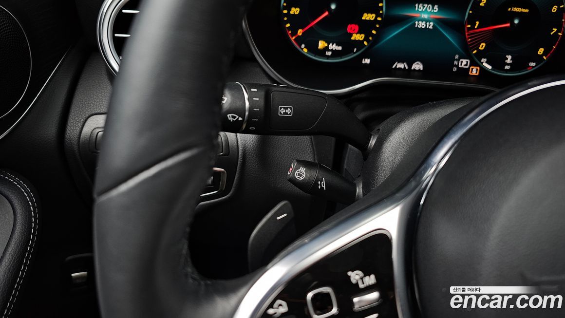Mercedes-Benz GLC-Class 2023