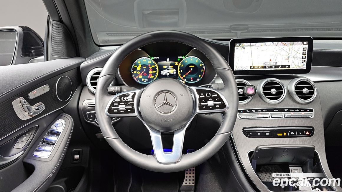 Mercedes-Benz GLC-Class 2023