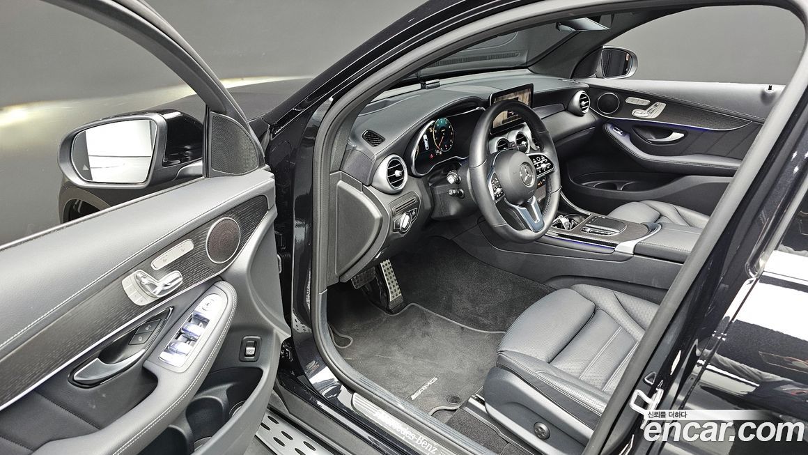 Mercedes-Benz GLC-Class 2023