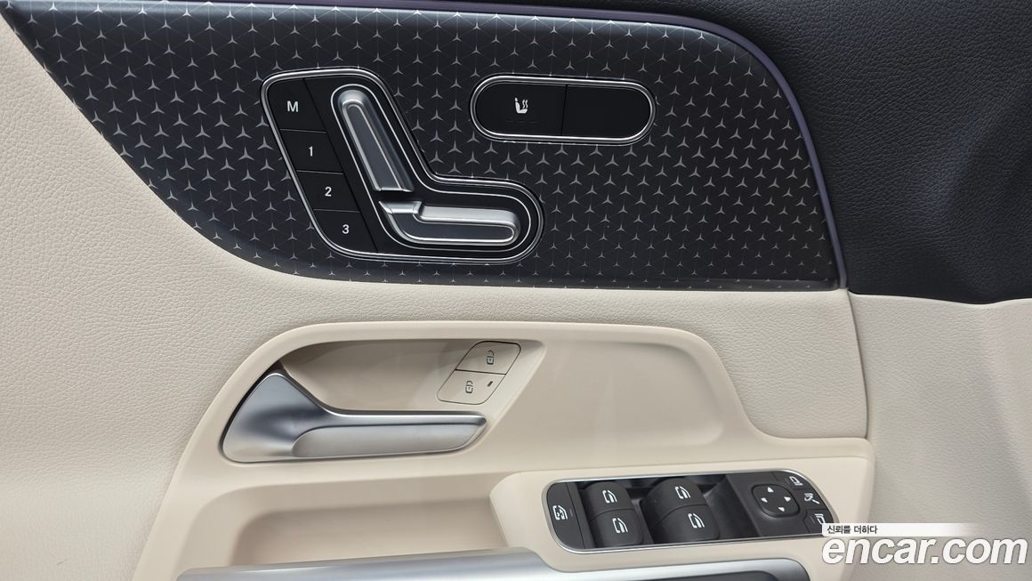 Mercedes-Benz EQB 2026
