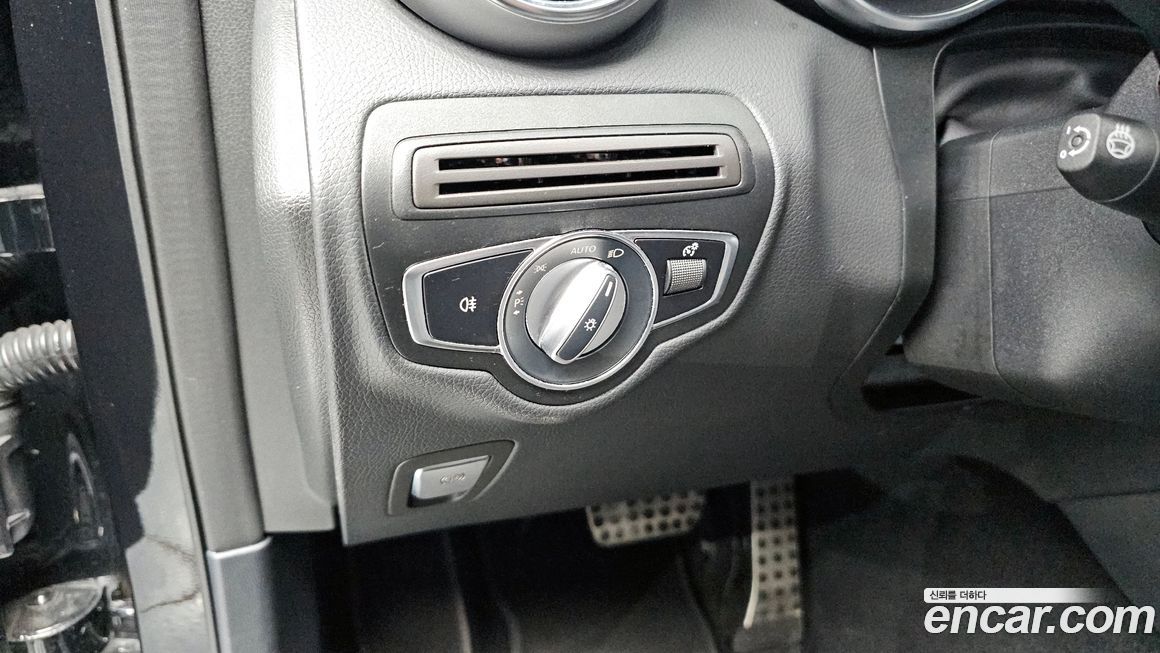 Mercedes-Benz GLC-Class 2023