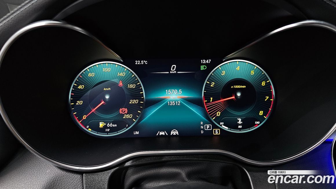 Mercedes-Benz GLC-Class 2023