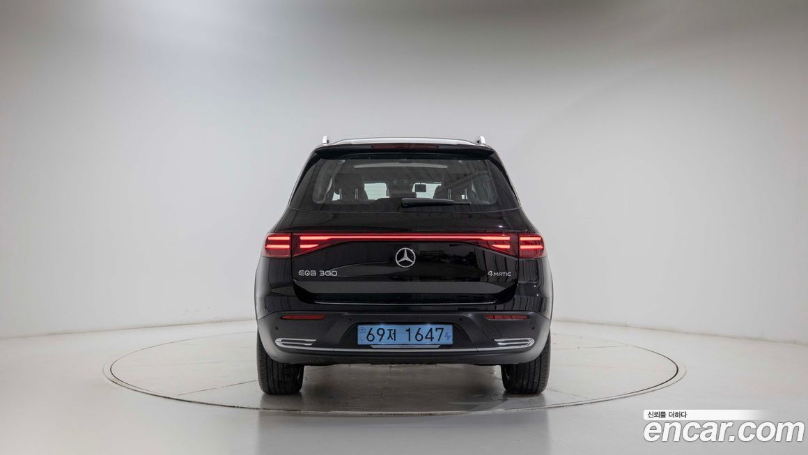 Mercedes-Benz EQB 2026