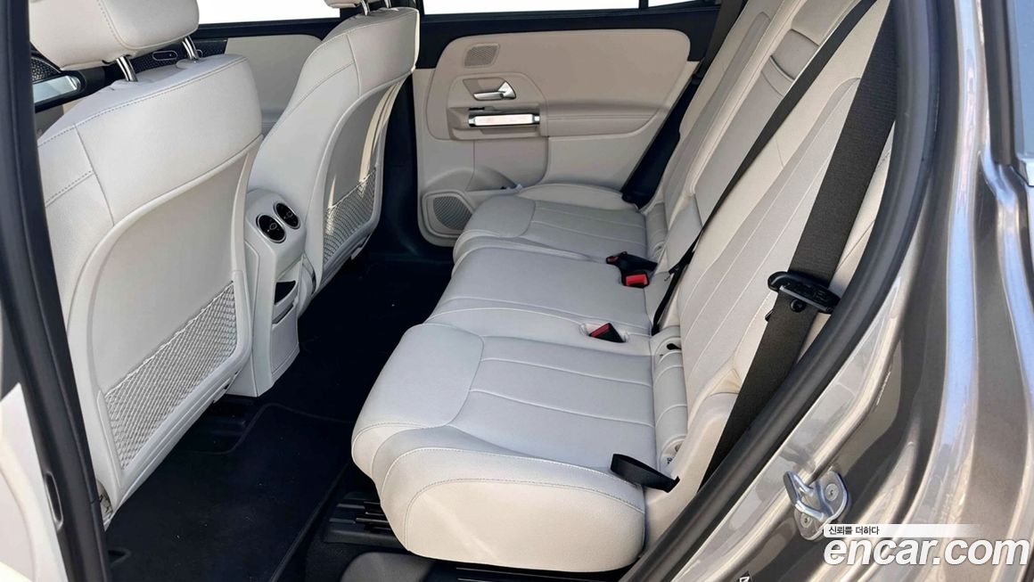 Mercedes-Benz EQB 2026