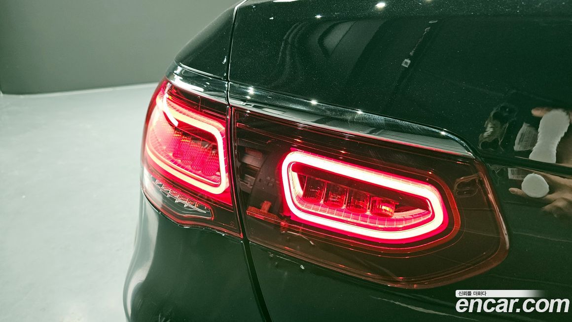 Mercedes-Benz GLC-Class 2023