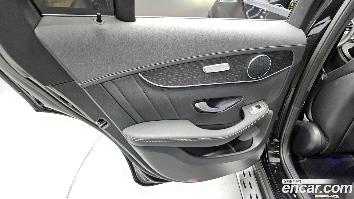 Mercedes-Benz GLC-Class 2023