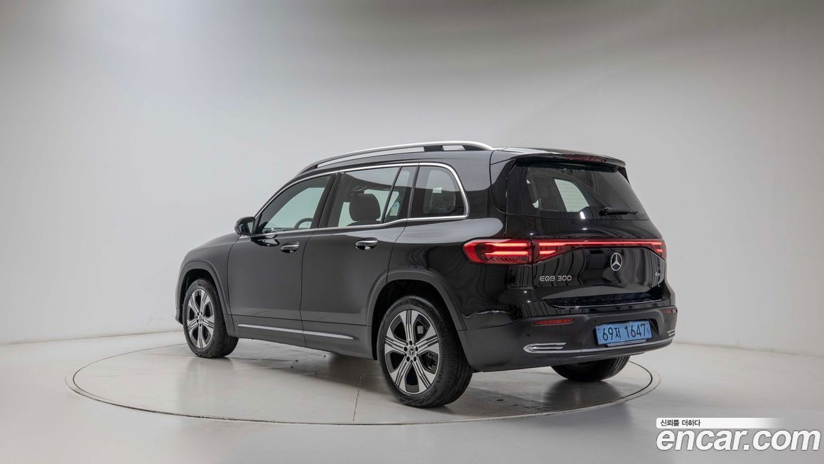 Mercedes-Benz EQB 2026