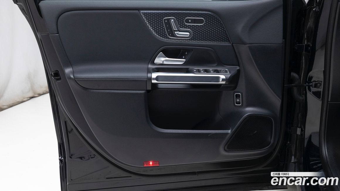 Mercedes-Benz EQB 2026