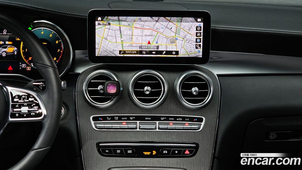 Mercedes-Benz GLC-Class 2023