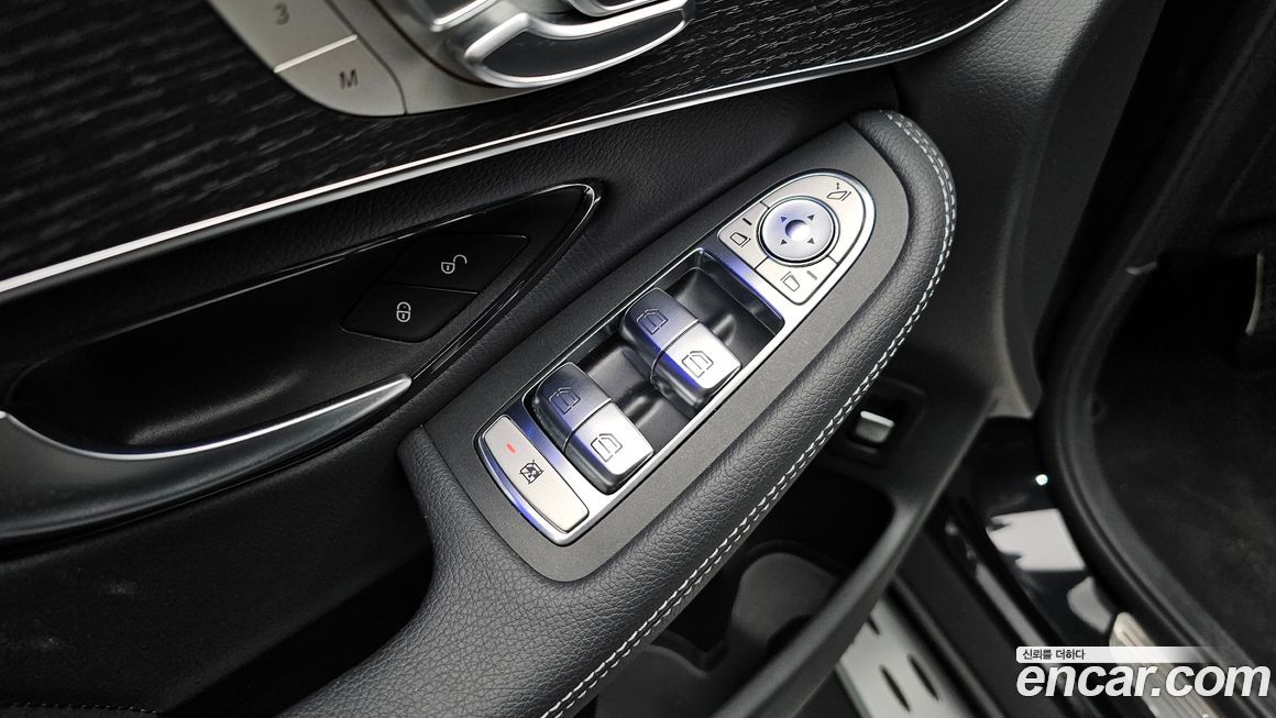Mercedes-Benz GLC-Class 2023