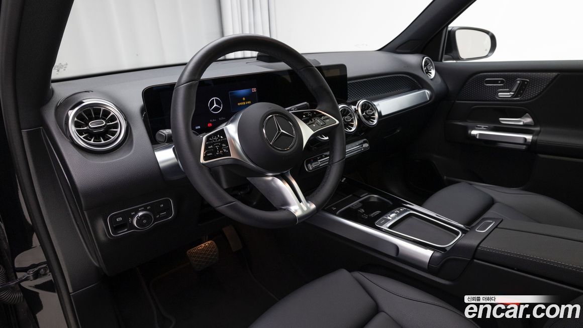 Mercedes-Benz EQB 2026