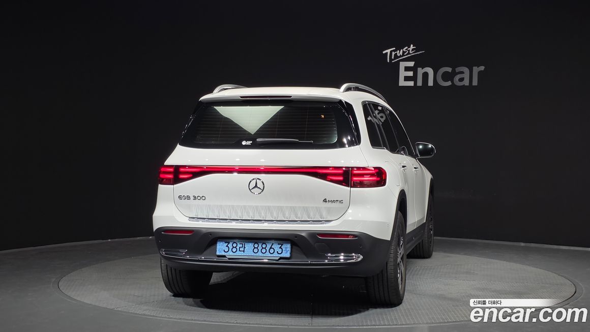 Mercedes-Benz EQB 2026