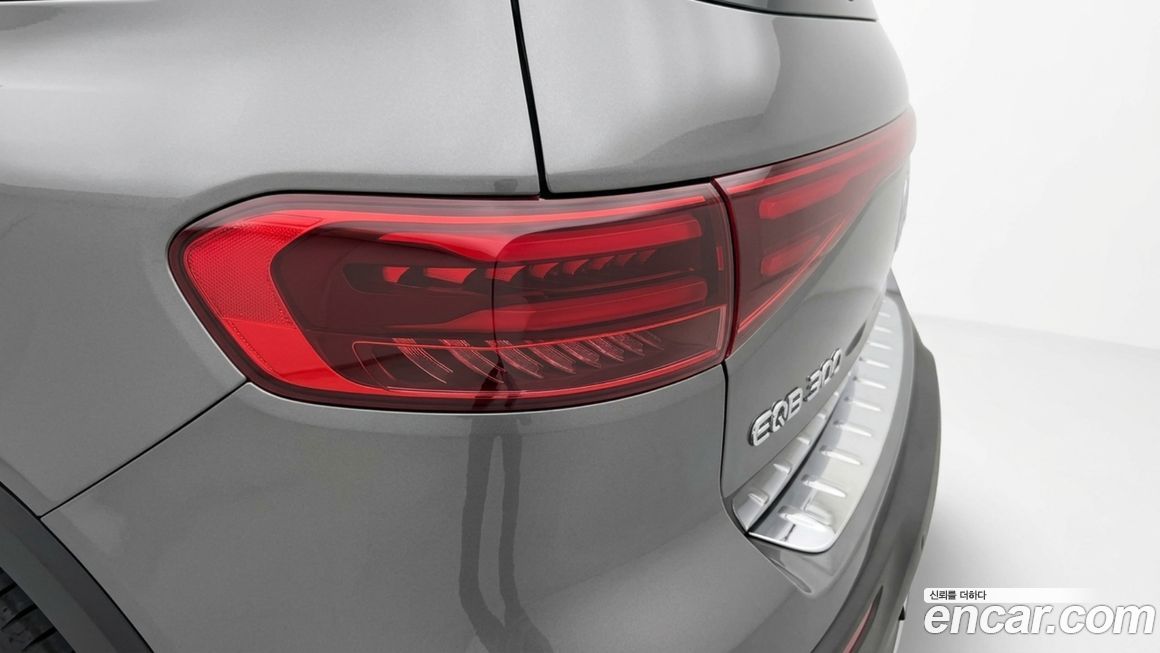 Mercedes-Benz EQB 2026