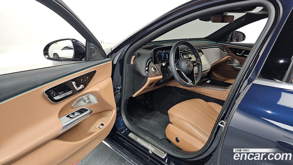 Mercedes-Benz E-Class 2024