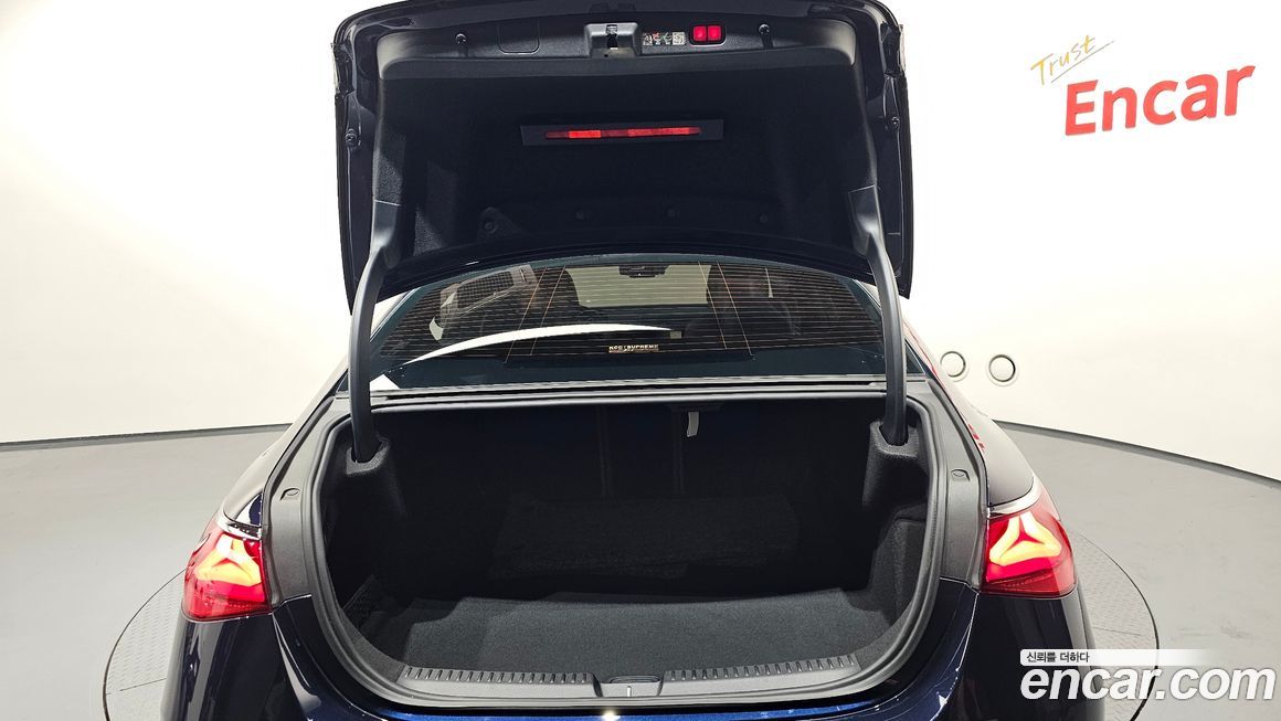 Mercedes-Benz E-Class 2024