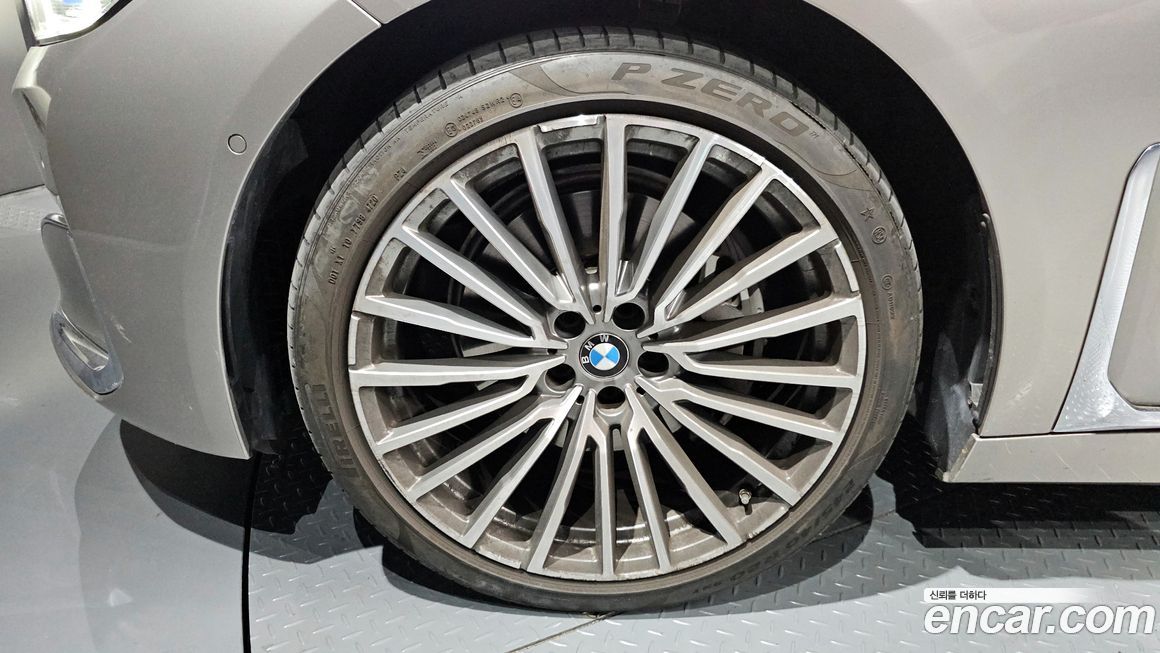 BMW 7-Series 2021