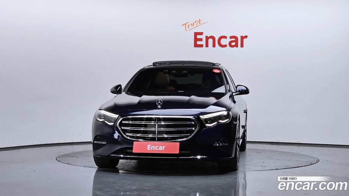 Mercedes-Benz E-Class 2024