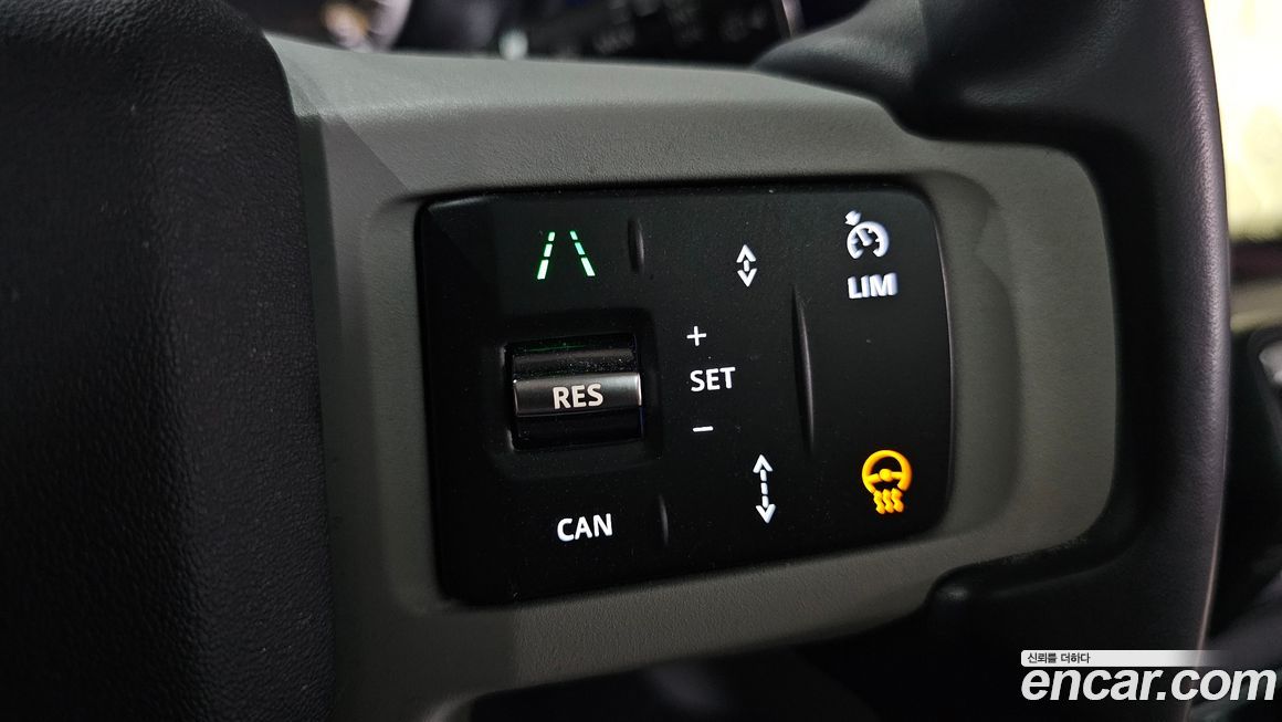 Land Rover Defender 2023