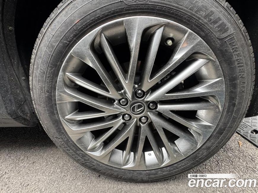 Lexus RX 2022