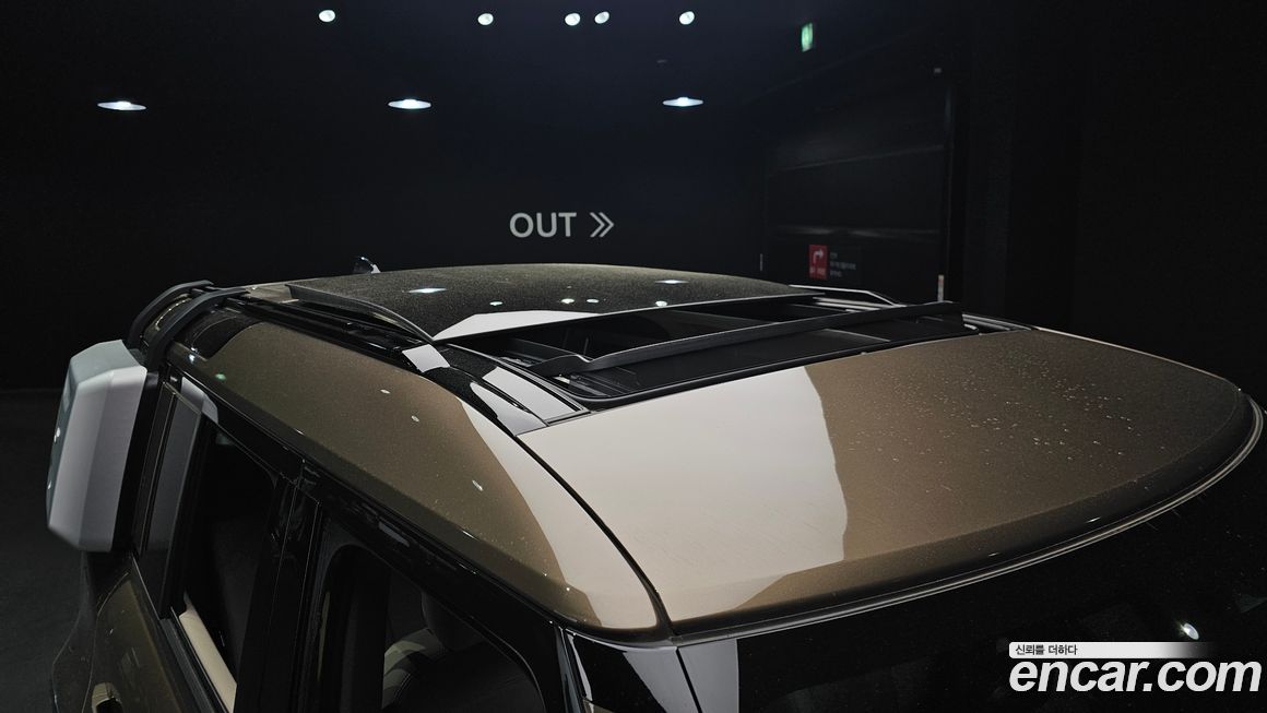 Land Rover Defender 2023