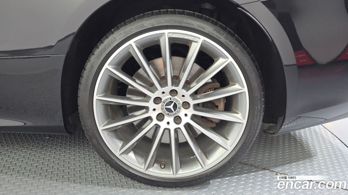 Mercedes-Benz E-Class 2022