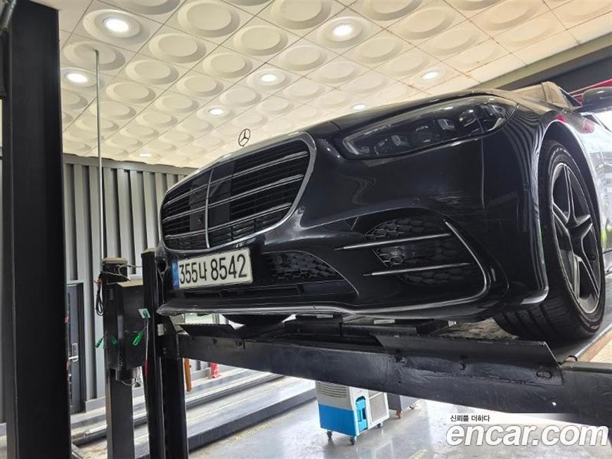 Mercedes-Benz S-Class 2021