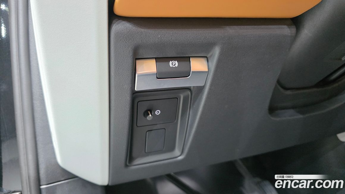 Land Rover Defender 2024