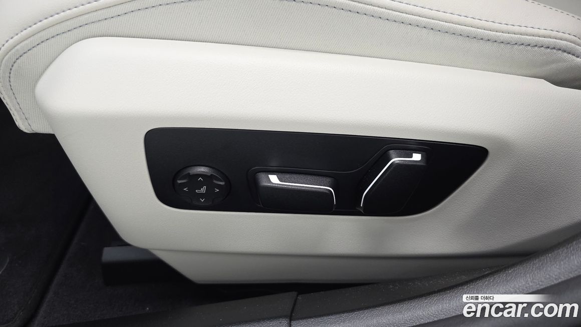 BMW 5-Series 2025