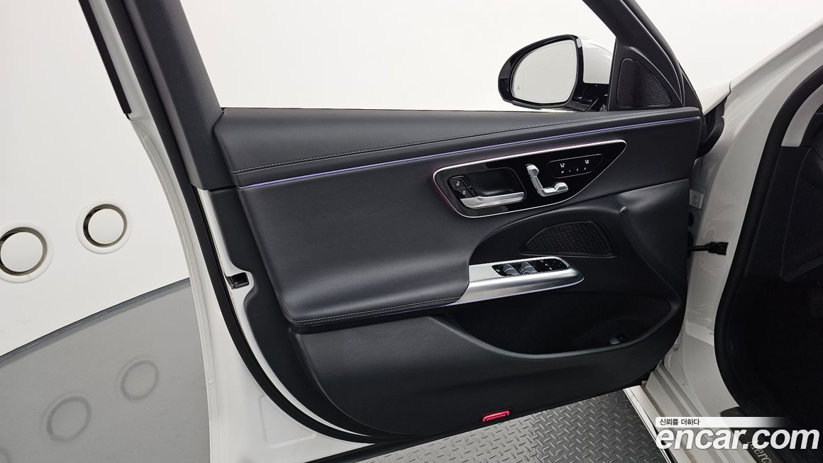 Mercedes-Benz E-Class 2024