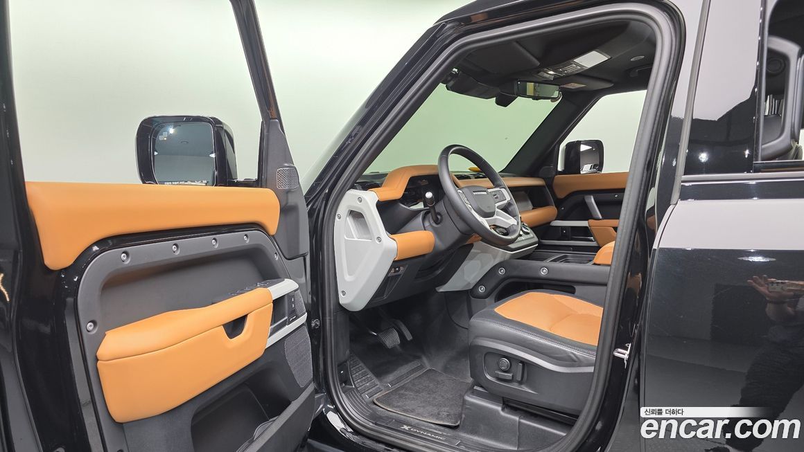 Land Rover Defender 2024