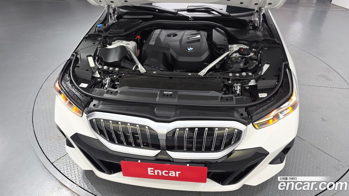BMW 5-Series 2025