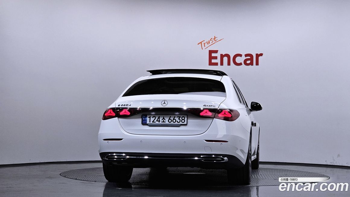 Mercedes-Benz E-Class 2024