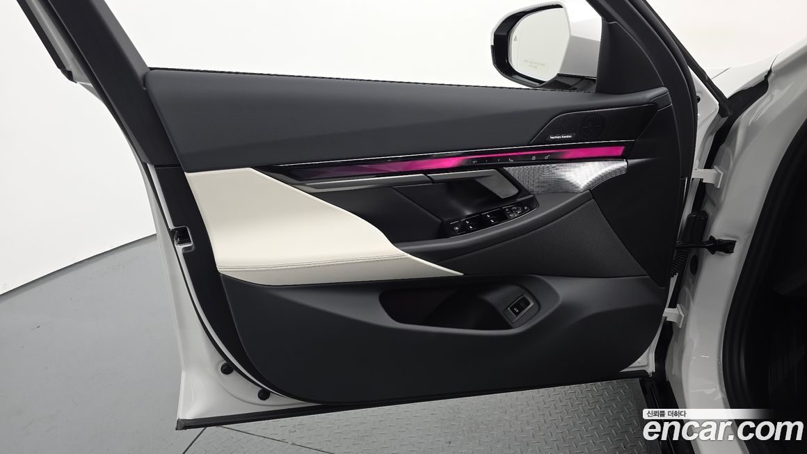BMW 5-Series 2025
