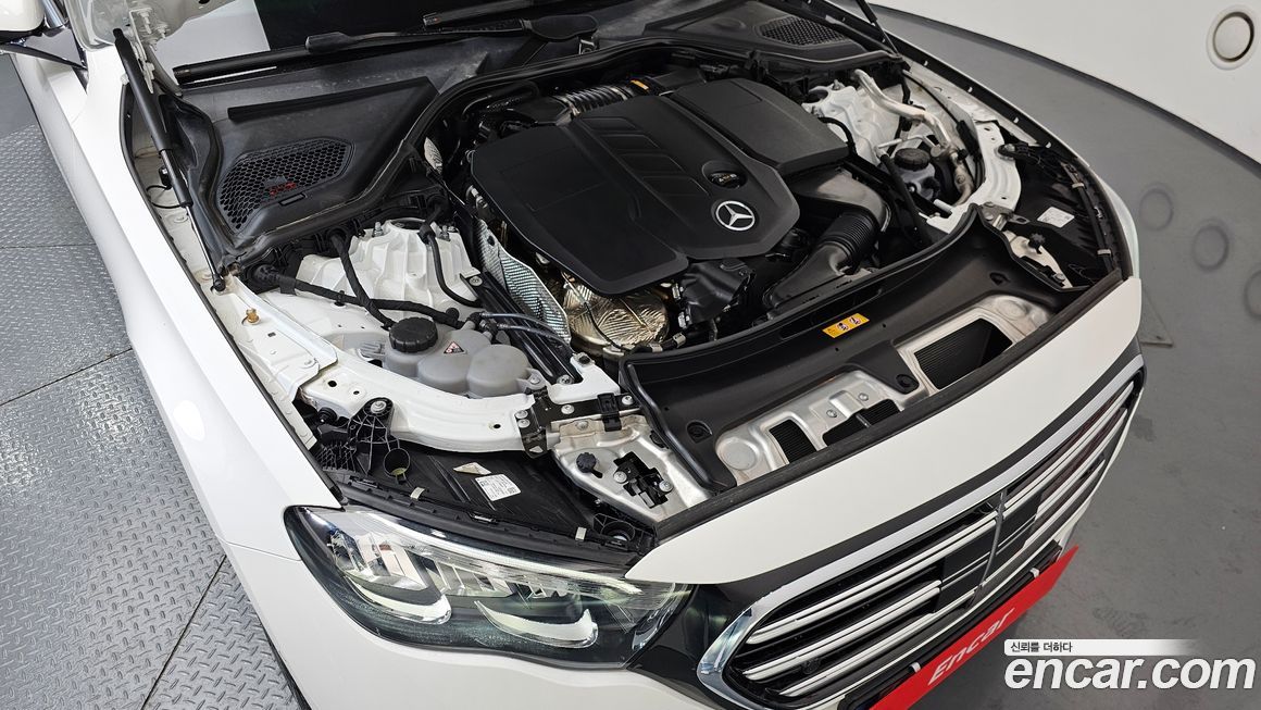 Mercedes-Benz E-Class 2024