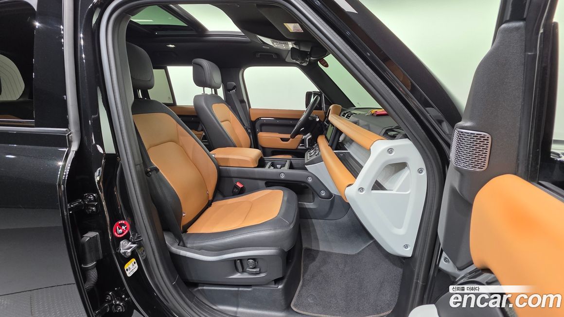 Land Rover Defender 2024