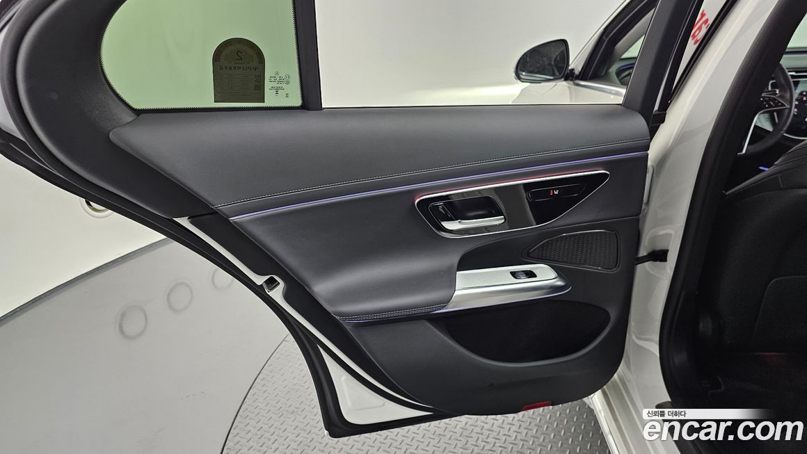 Mercedes-Benz E-Class 2024