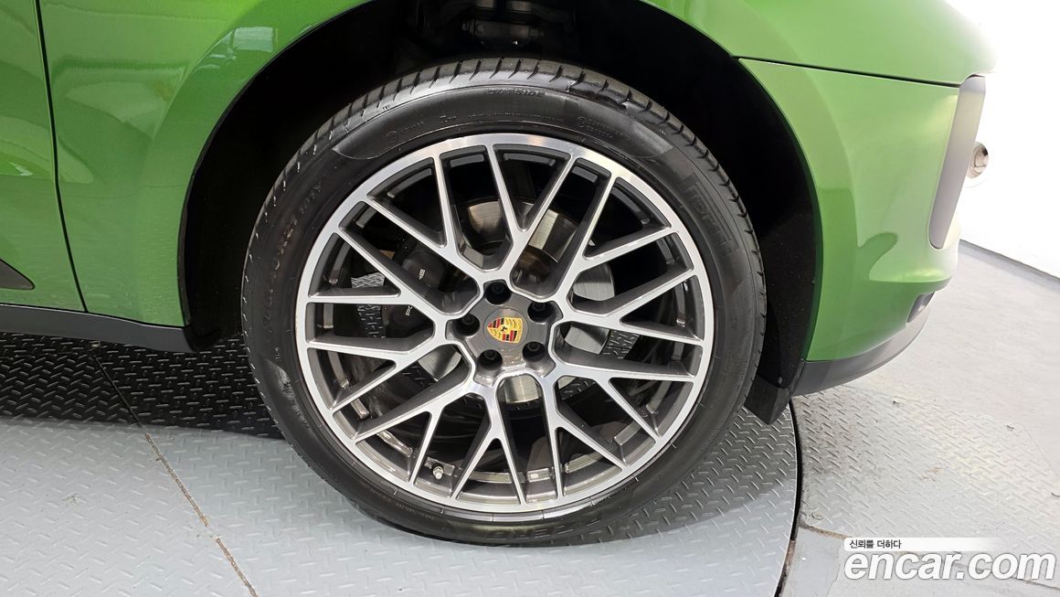 Porsche Macan 2021