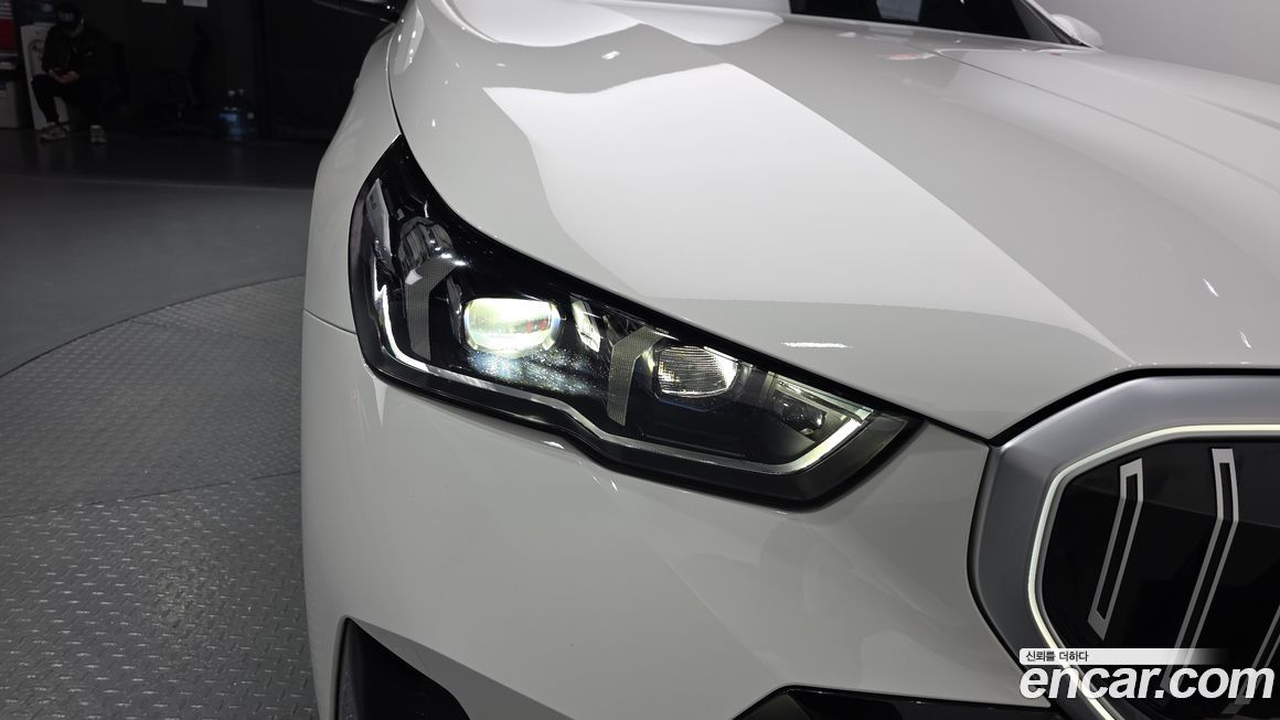 BMW 5-Series 2025