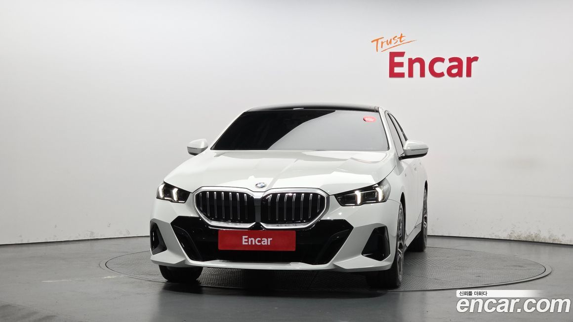 BMW 5-Series 2025