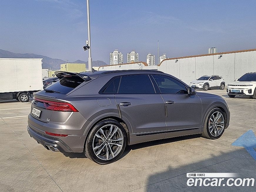 Audi SQ8 2021
